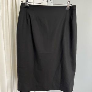 MM LaFluer Size 8 Wool Pencil Skirt
